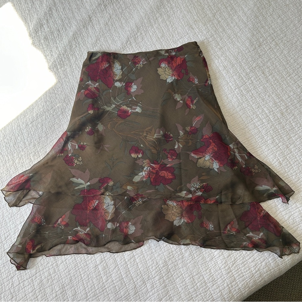 Asymmetrical hem floral fairy midi skirt